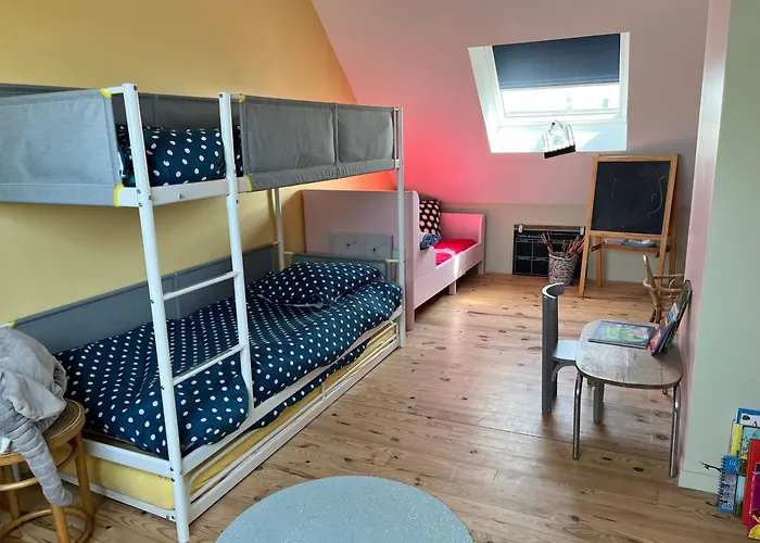 Colora - A 100 M De La 포르바일