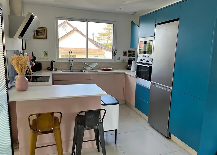 Colora - A 100 M De La 펜션 *